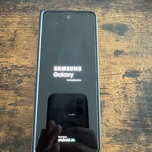 Samsung Z fold 4 256GB (unlocked)